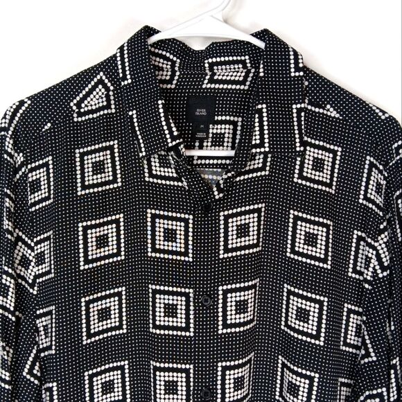 RIVER ISLAND Black and White Geometric Print Button-Up Shirt Size Medium NWOT - Picture 3 of 6